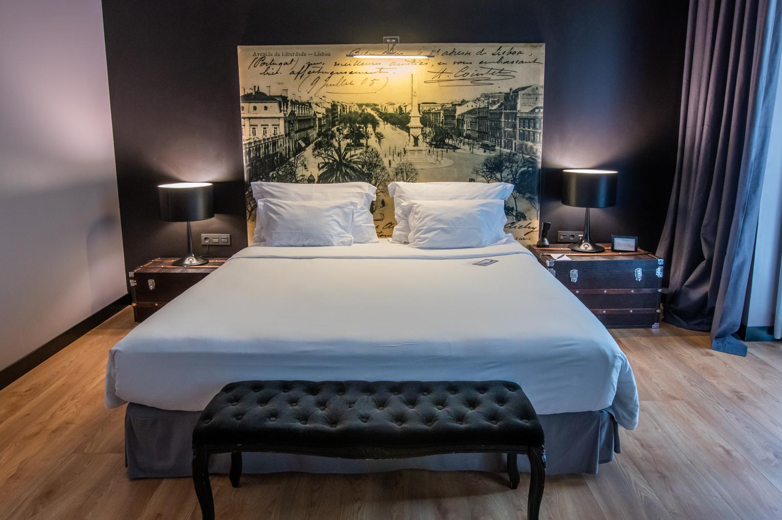 138 Liberdade Hotel ลิสบอน ภายนอก รูปภาพ A bedroom at the hotel
