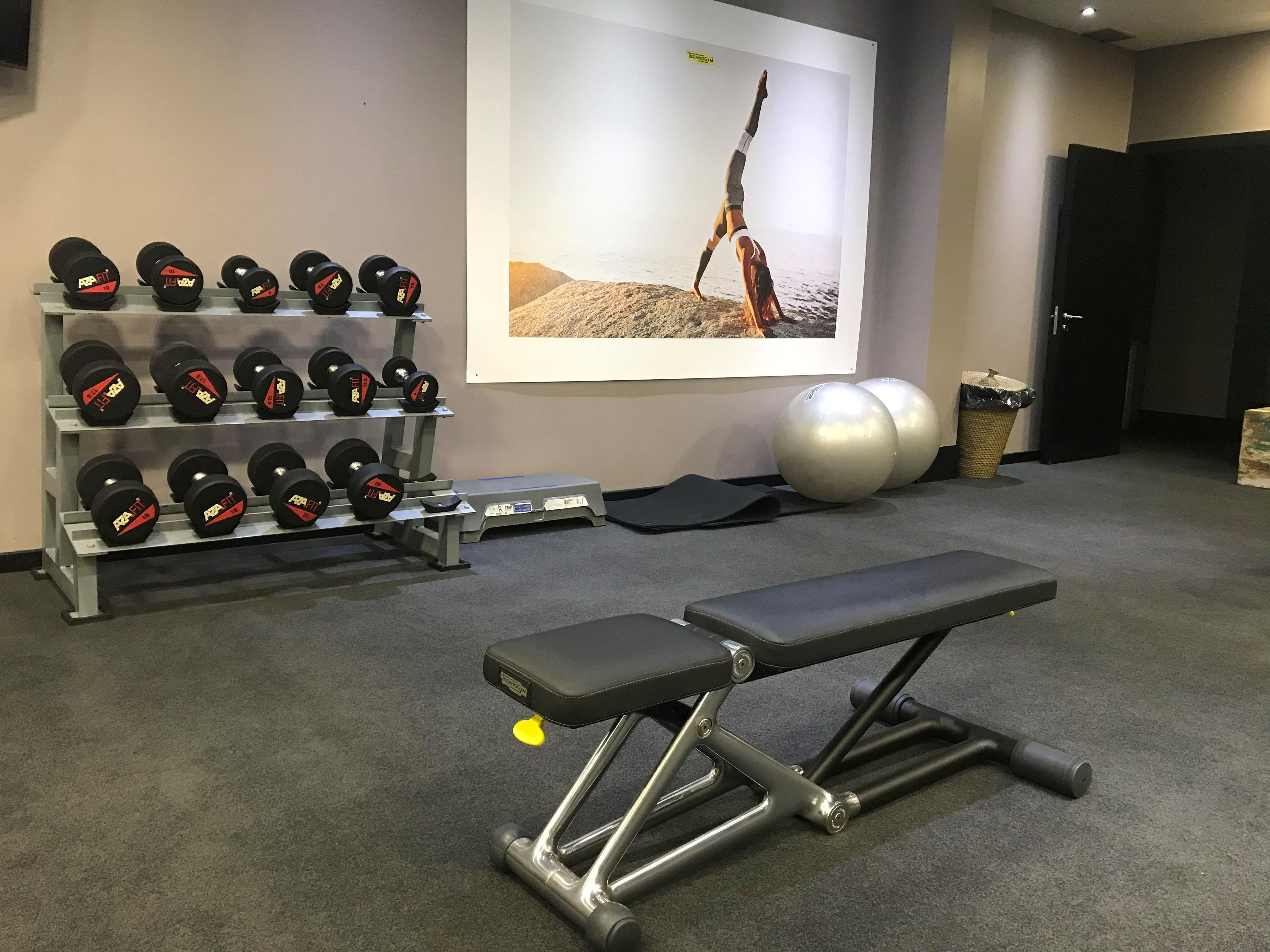 138 Liberdade Hotel ลิสบอน ภายนอก รูปภาพ A weight bench