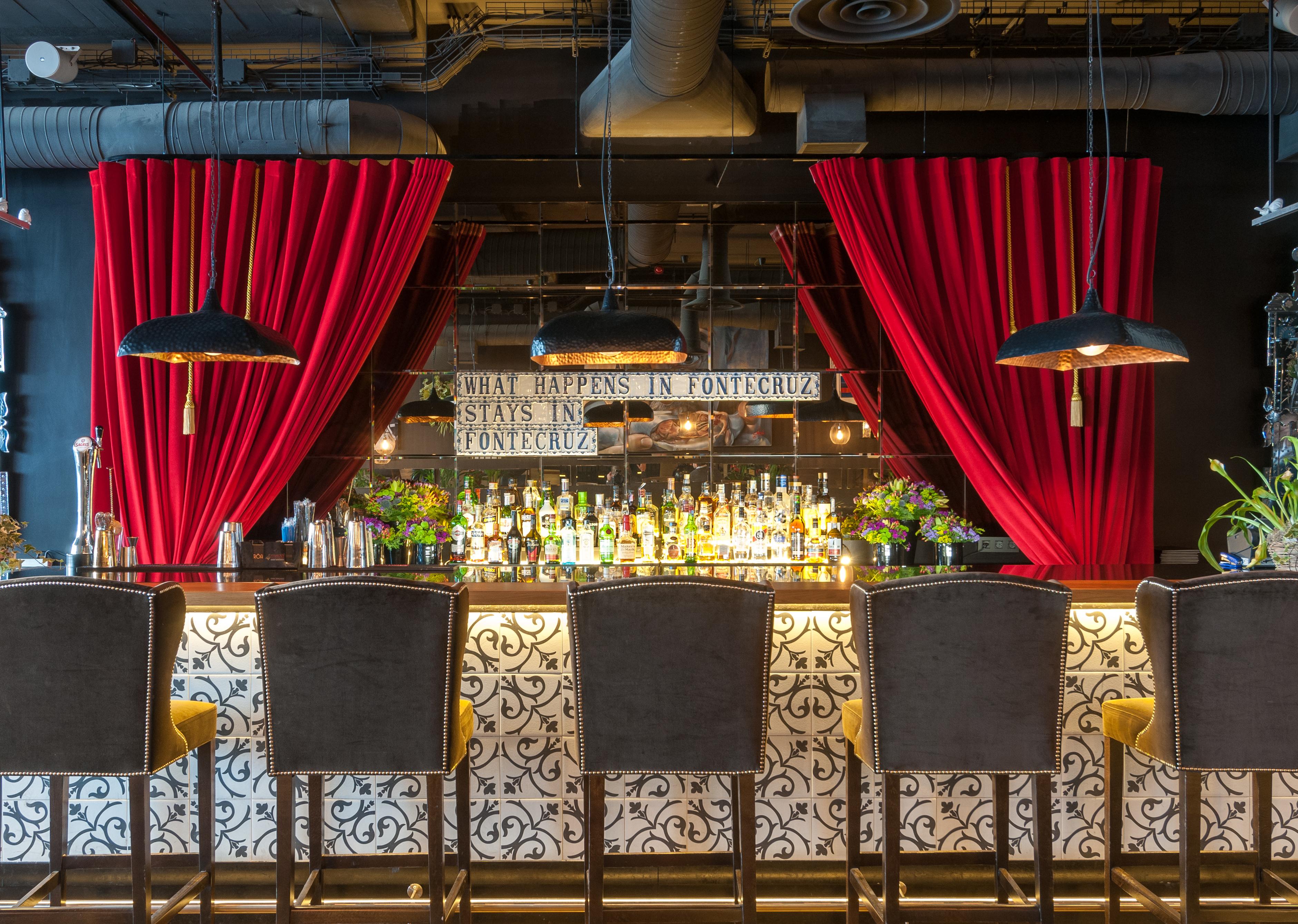 138 Liberdade Hotel ลิสบอน ภายนอก รูปภาพ The bar at the restaurant