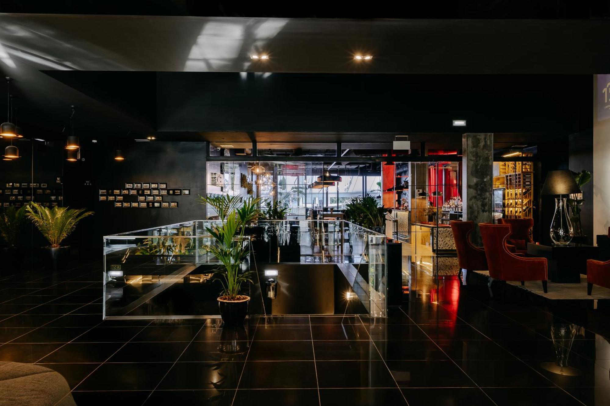 138 Liberdade Hotel ลิสบอน ภายนอก รูปภาพ The interior of the restaurant