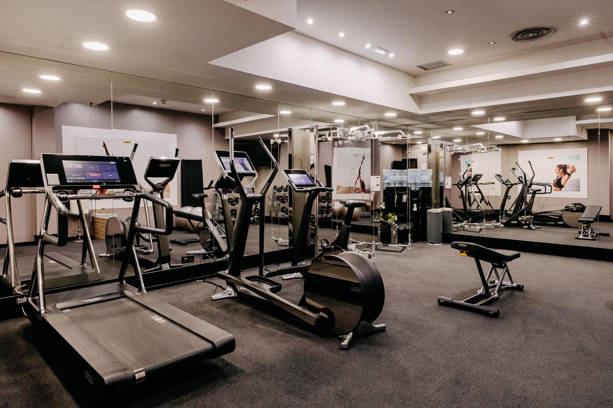 138 Liberdade Hotel ลิสบอน ภายนอก รูปภาพ The gym at the hotel