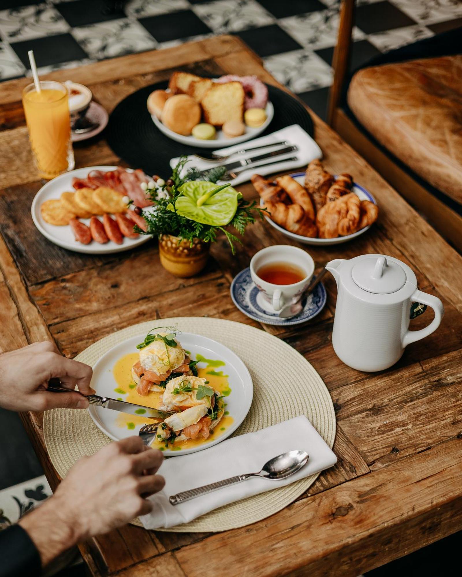 138 Liberdade Hotel ลิสบอน ภายนอก รูปภาพ A breakfast at the restaurant
