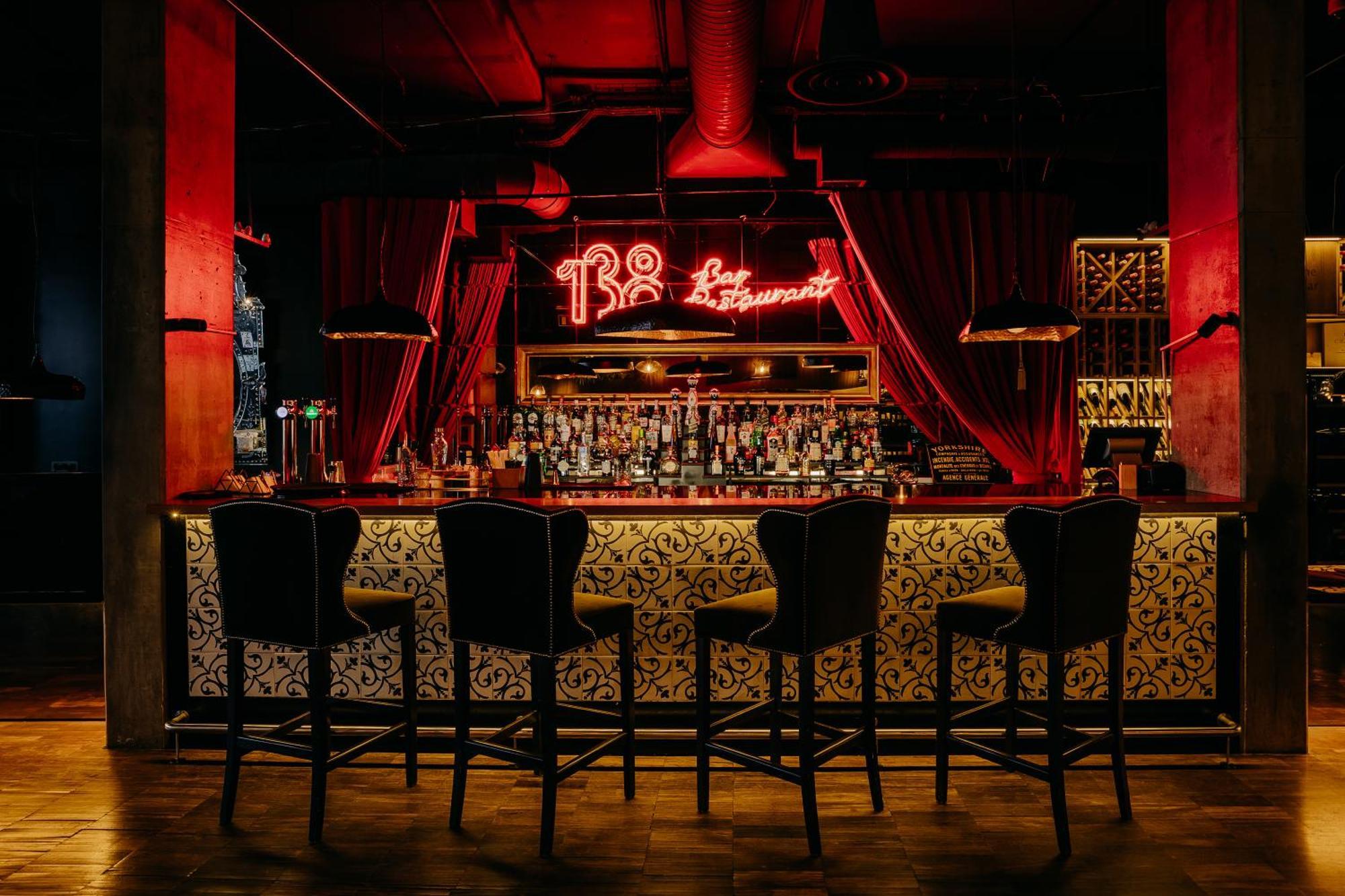 138 Liberdade Hotel ลิสบอน ภายนอก รูปภาพ The bar at the restaurant
